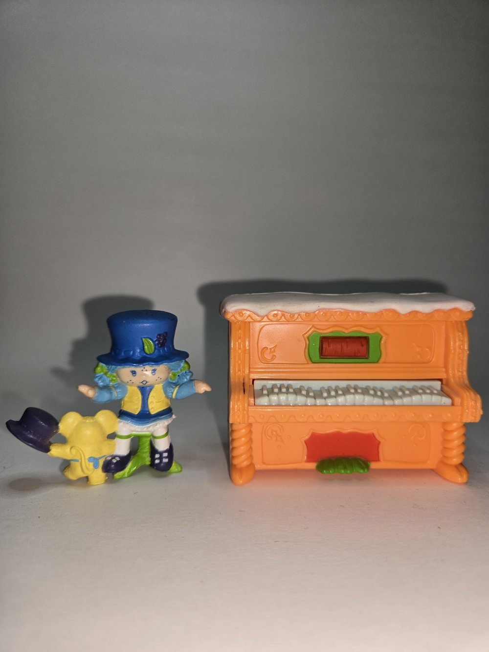 Vintage Kenner Blueberry Muffin at the Piano Strawberry Shortcake figurine set